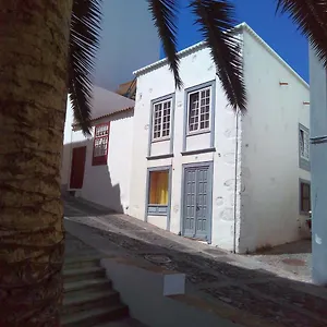 https://estudio-baltasar-martin.in-canary-islands.com